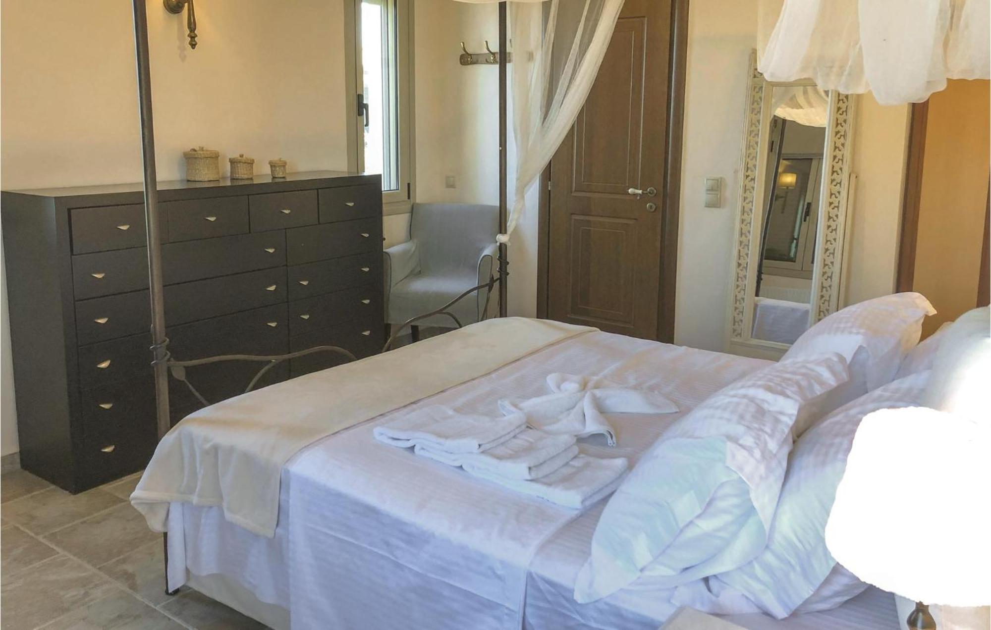 Amazing Home In Koroni With Wifi Exterior photo